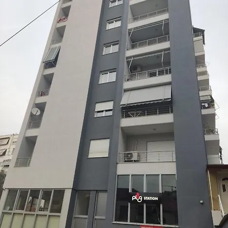 Penthouse Pazari I Ri Apartment