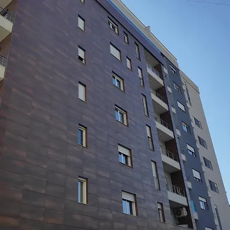 Apartment Penthouse Pazari I Ri *