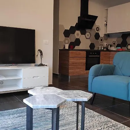Penthouse Pazari I Ri Apartment